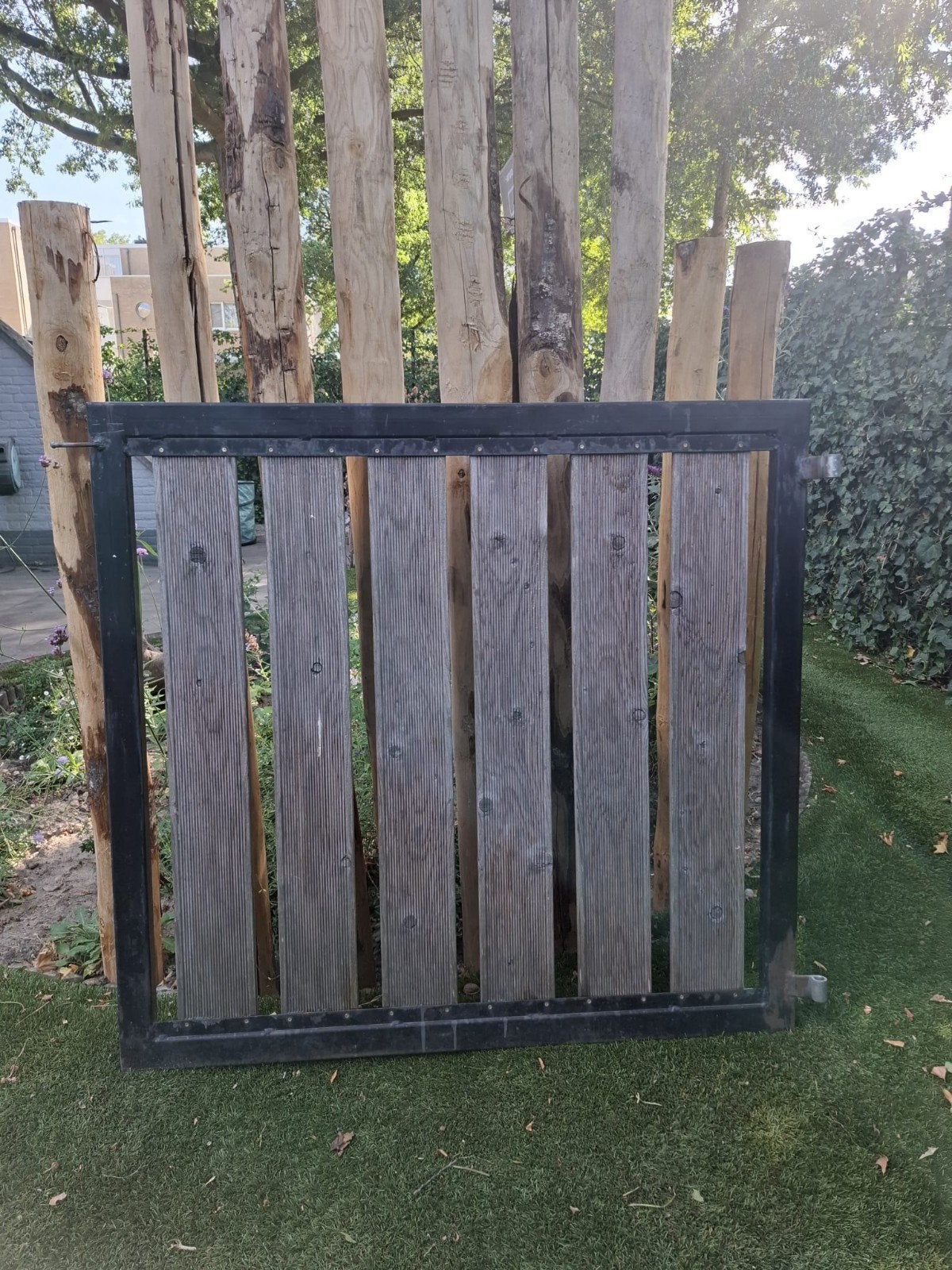 Stalen poort met houten planken - 126,5 x 119 cm, Ophalen, Gebruikt, Hout, Tuinhek