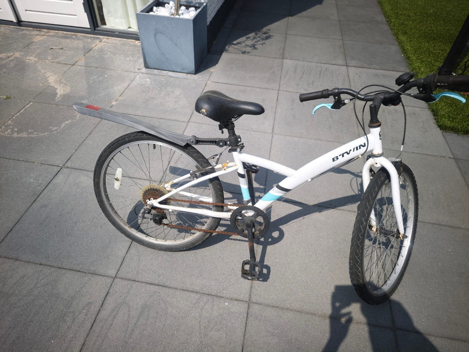 B'Twin 24 inch sportieve fiets met 6 versnellingen, Fietsen en Brommers, Fietsen | Jongens, Gebruikt, Velgrem, Versnellingen, Ophalen