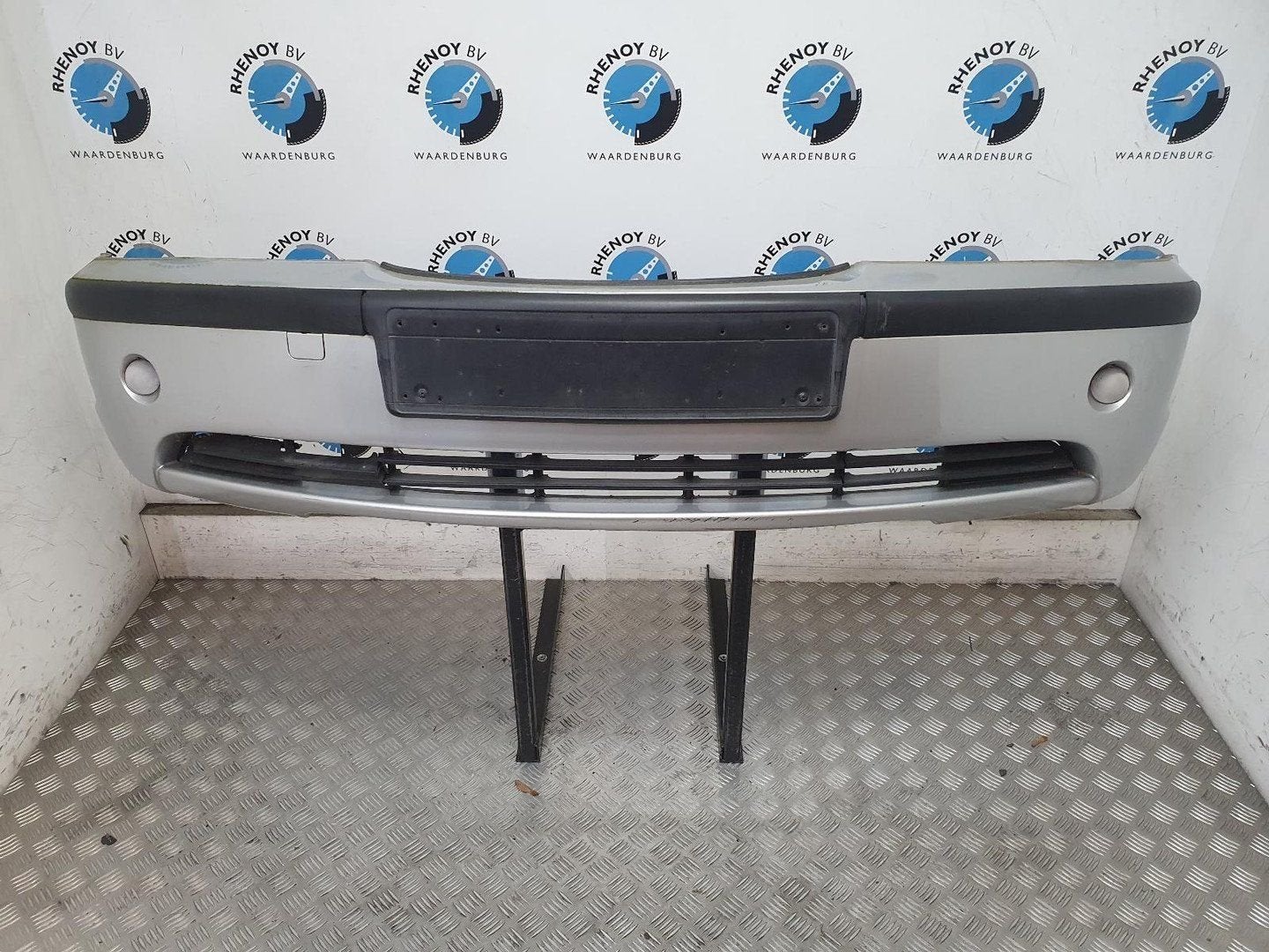 BMW 3 SERIES E46 316I VOORBUMPER 2003, Gebruikt, Voor, Ophalen of Verzenden, Stiba lid