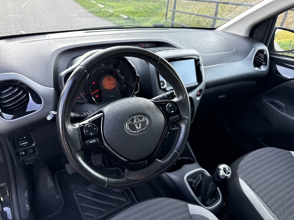 Foto 8 van Toyota Aygo 1.0 Vvt-i 72pk 5D 2019 Zwart