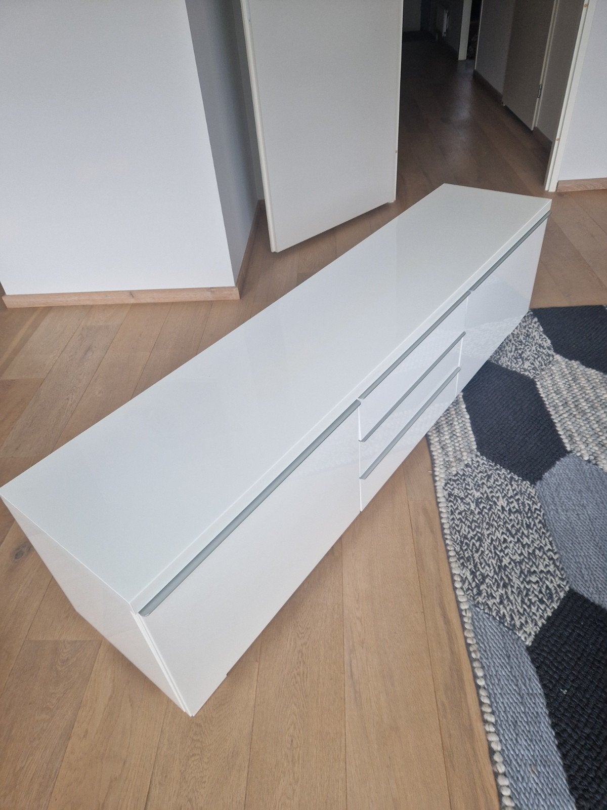 Strak wit dressoir met lades - 180x40x49cm, Ophalen, Gebruikt, Modern, Strak, 150 tot 200 cm