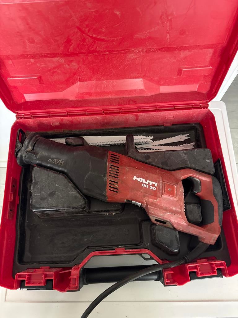 Hilti SR 30 Reciprozaag op stroom met koffer en zaagbladen, 70 mm of meer, Ophalen of Verzenden, Zo goed als nieuw, Reciprozaag