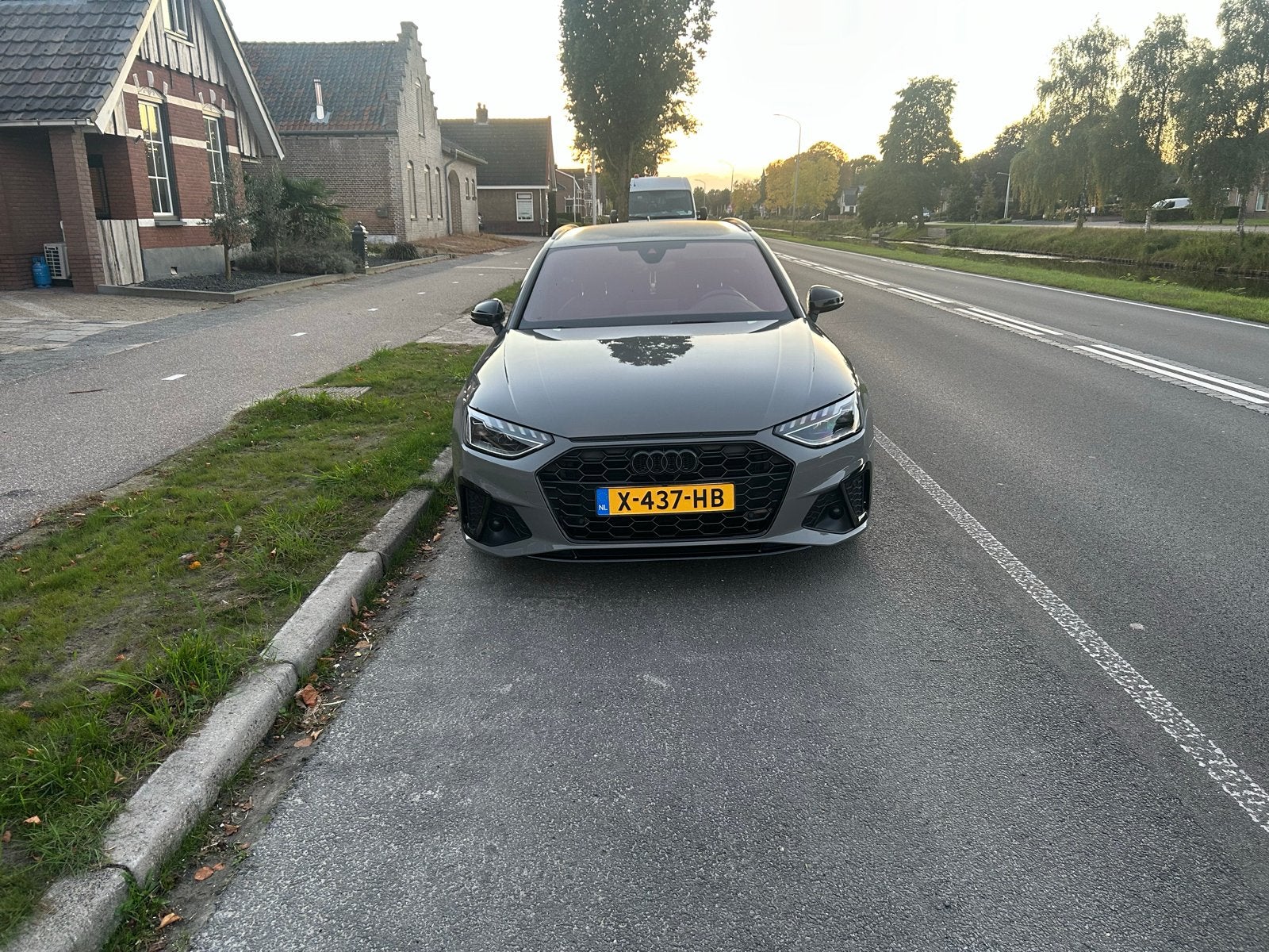 Foto 4 van Audi A4 2.0 Tdie 136pk 2020 Grijs