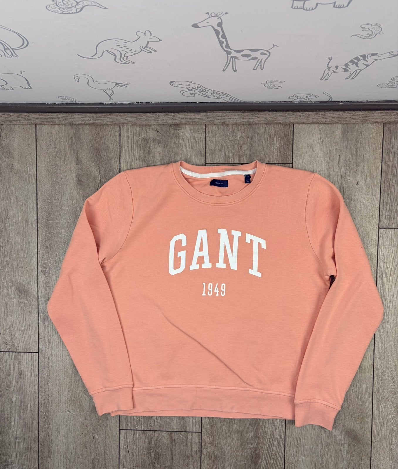 GANT roze perzik sweater groot wit logo 1949 maat M, Ophalen of Verzenden, Zo goed als nieuw, Maat 38/40 (M), Roze