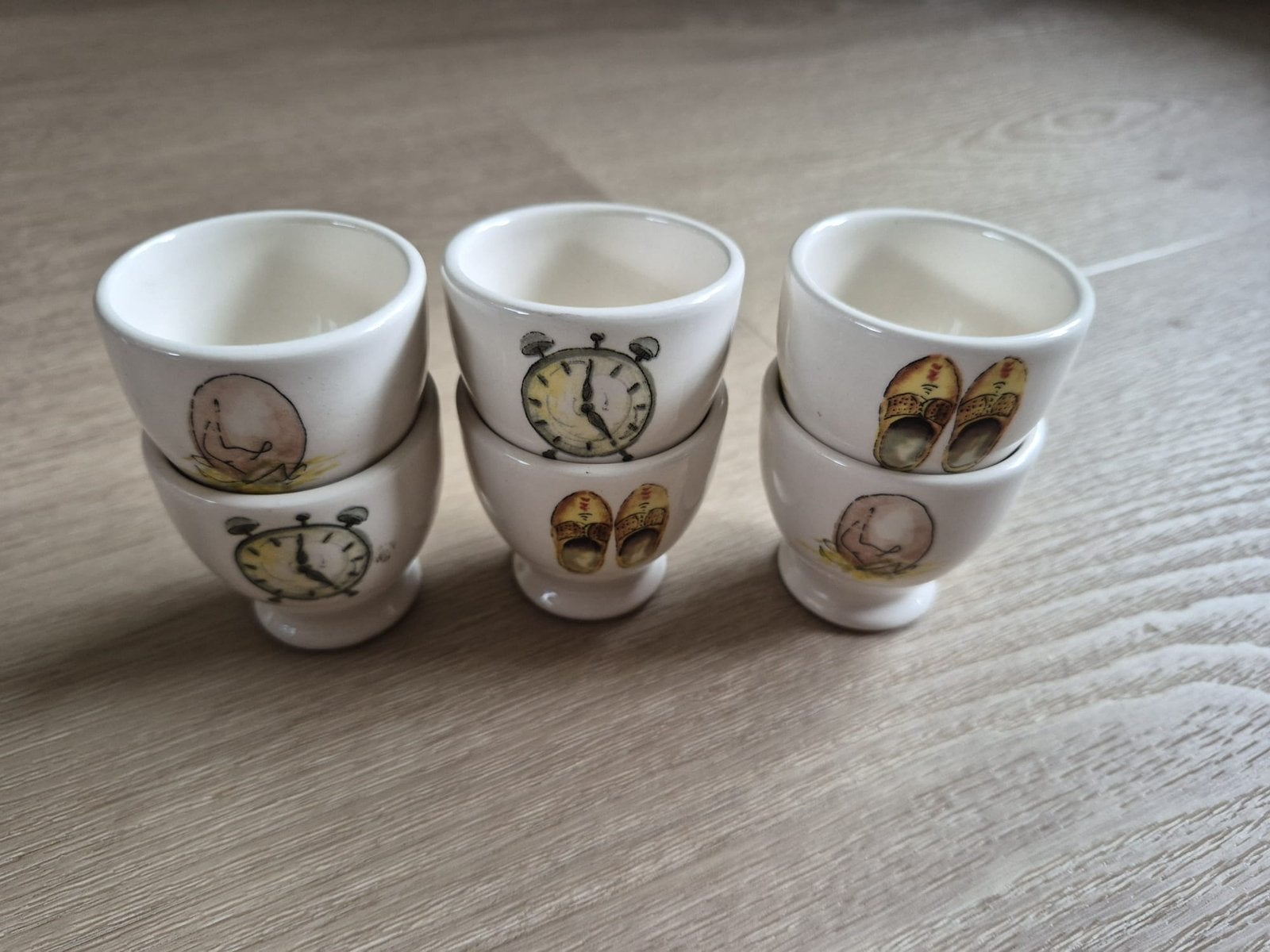 6 leuke eierdopjes(Alie Kruse-Kolk), Ophalen of Verzenden, Zo goed als nieuw, Overige stijlen, Overige typen