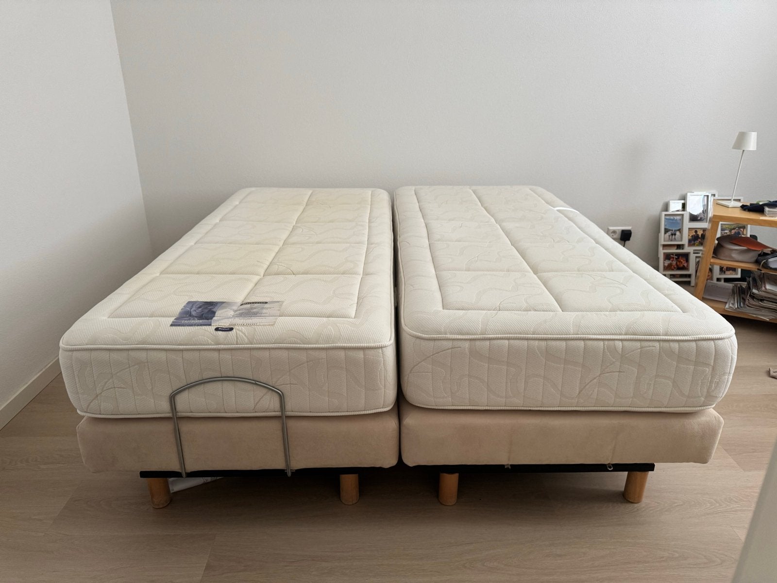 Elektrisch verstelbare boxspring met Eastborn matrassen, Beige, Tweepersoons, Ophalen of Verzenden, 180 cm