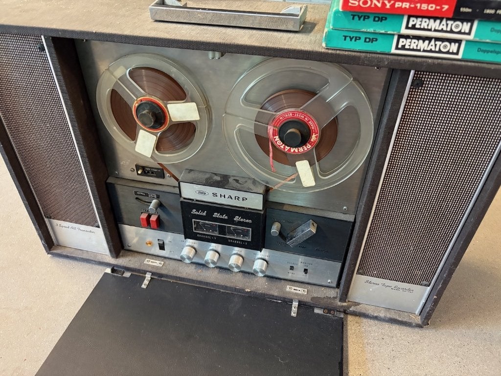 Vintage Sharp Stereo Tape Recorder RD-707, Ophalen