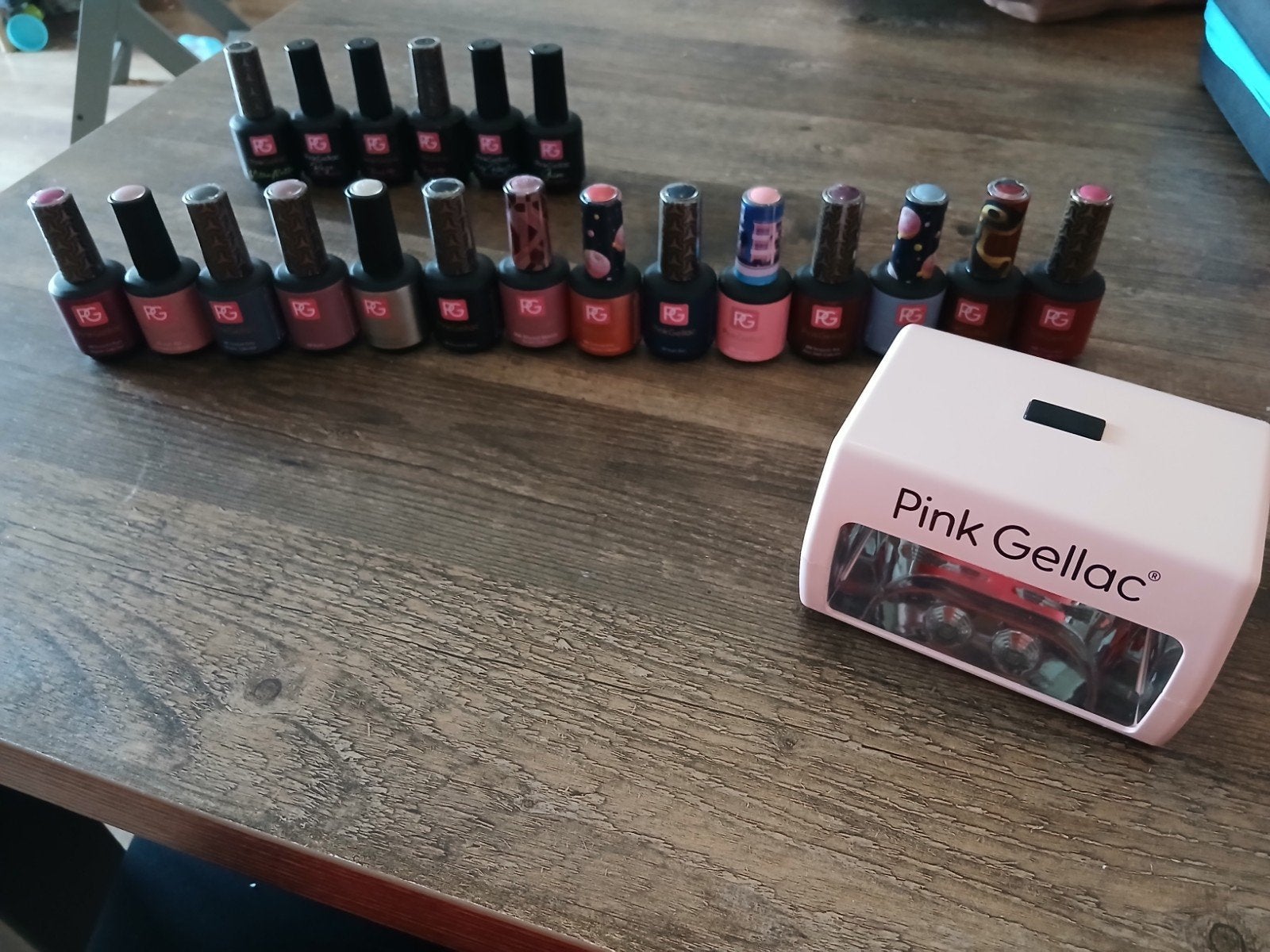 uitgebreide pink gellac set, weinig gebruikt 20 flesjes+lamp, Ophalen, Zo goed als nieuw, Overige kleuren, Handen en Nagels
