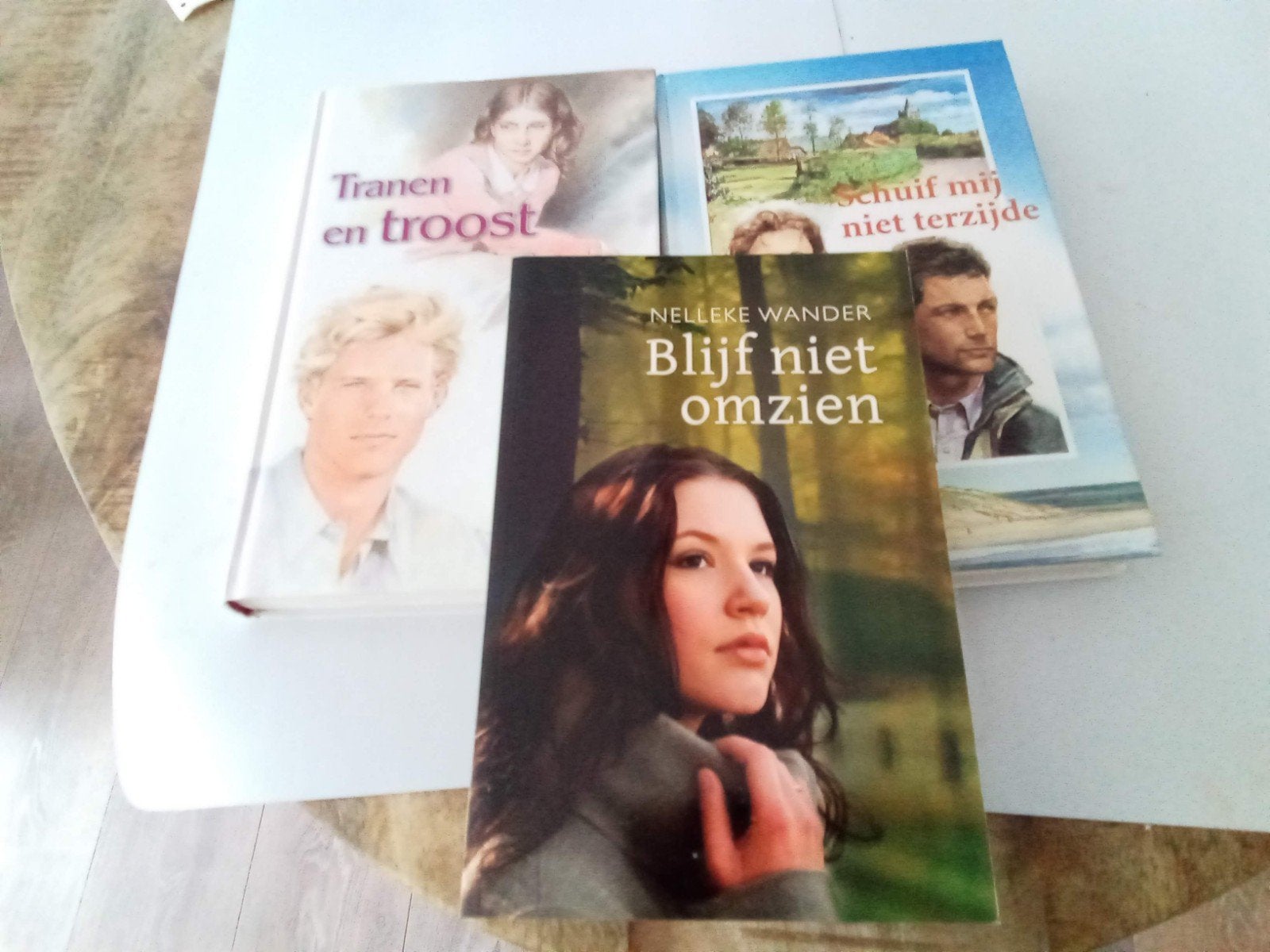 3 Boeken van Schrijfster ( Nelleke Wander, Boeken, Ophalen of Verzenden, Gelezen