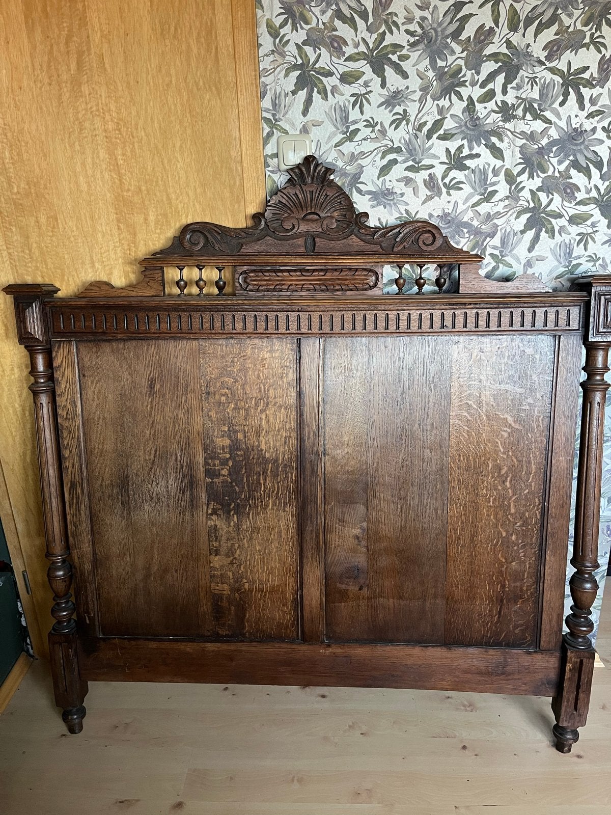 Antiek Eikenhouten Bedframe - Prachtig Gesneden, Ophalen