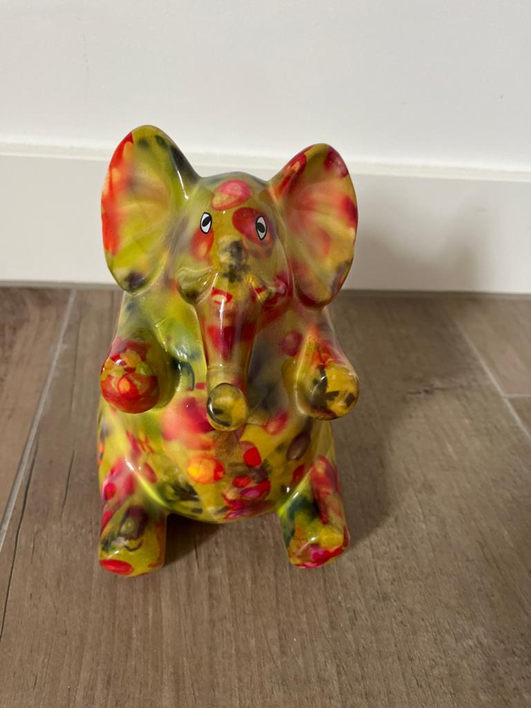 Kleurrijke pomme pidou olifant spaarpot - Uniek design, Verzamelen, Spaarpotten, Ophalen of Verzenden, Zo goed als nieuw