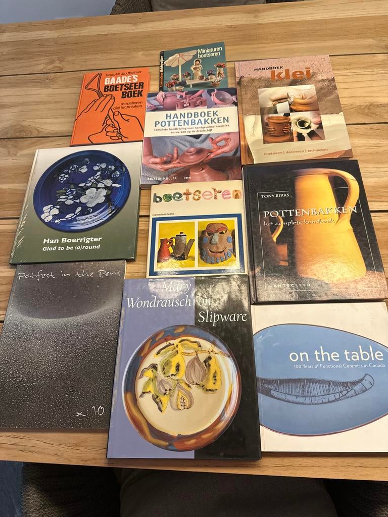 10 Boeken over Boetseren & Pottenbakken - Keramiek Technieke, Hobby en Vrije tijd, Ophalen of Verzenden, Gebruikt