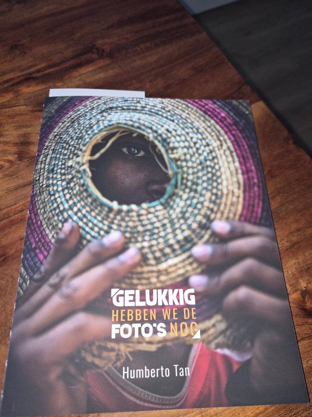 Gelukkig hebben we de foto's nog - Humberto Tan, Ophalen of Verzenden, Nieuw, Fotografie algemeen, Humberto Tan