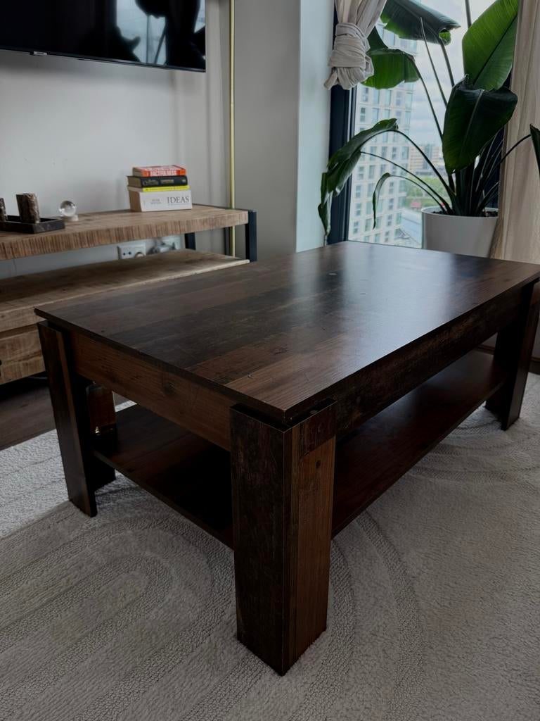 Robuuste houten salontafel met industriële look, Huis en Inrichting, Tafels | Eettafels, 100 tot 150 cm, Zo goed als nieuw, Rechthoekig