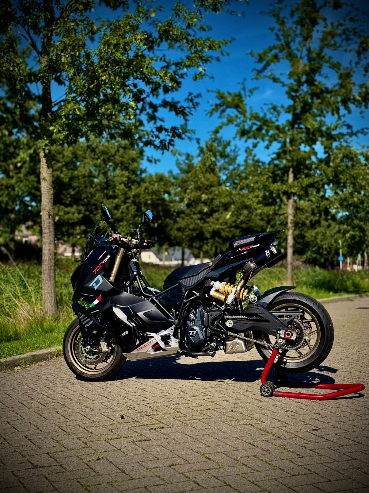 Foto 7 van Italjet Dragstar 700 Twin “Limited” slechts 90 km Full SPEC!