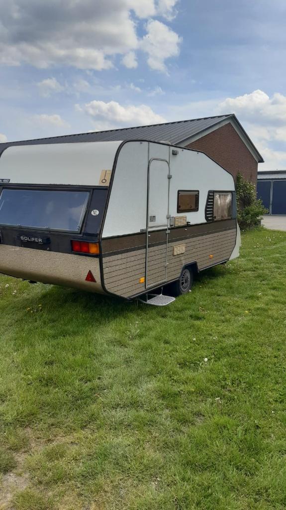 Solifer Artic 450 bouwjaar 1983 Caravan, Caravans en Kamperen, Caravans, Standaardzit, Solifer, 2 aparte bedden, Koelkast