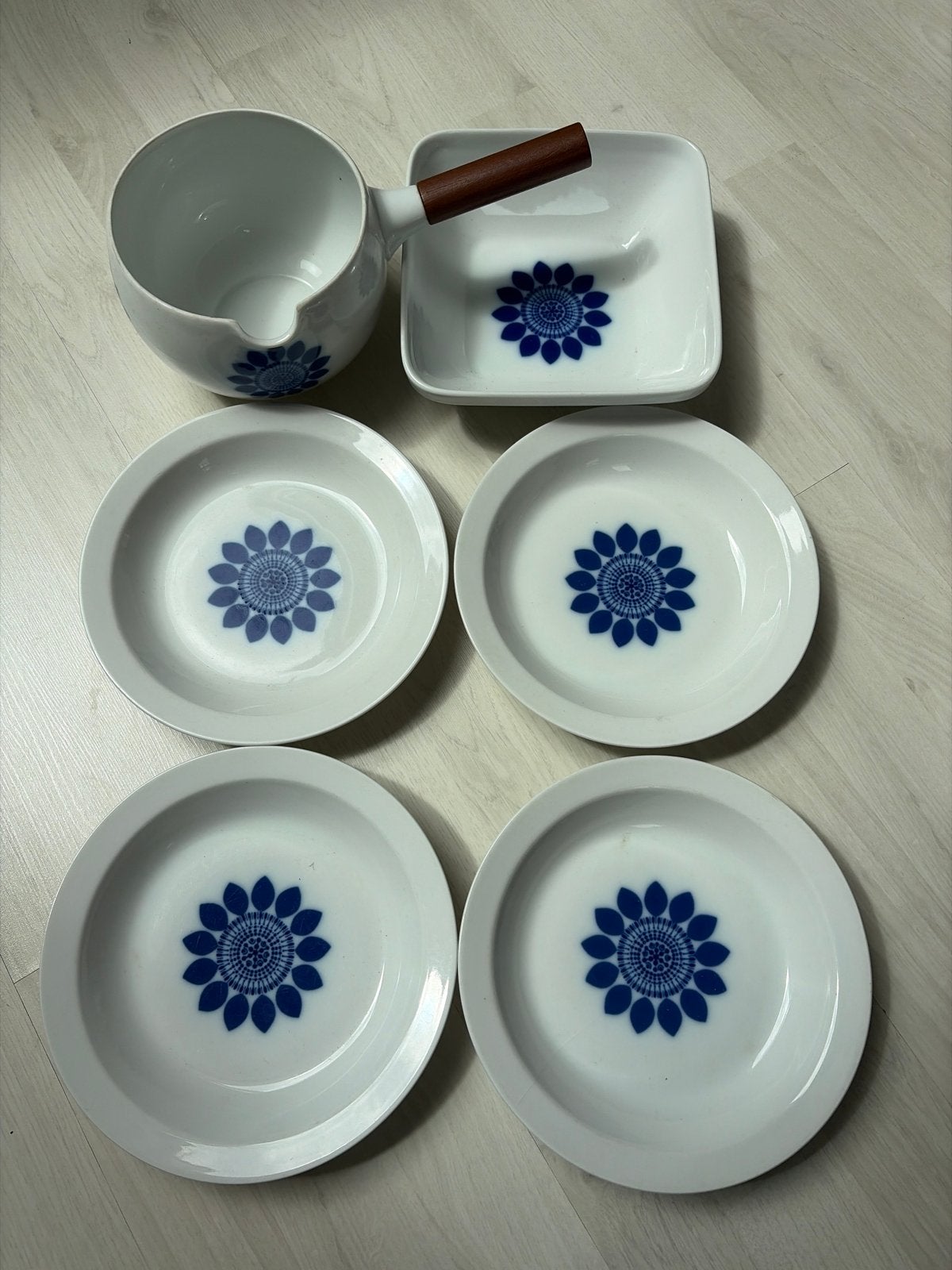 Novum Hutschenreuther servies - 6-delig, Antiek en Kunst, Ophalen of Verzenden