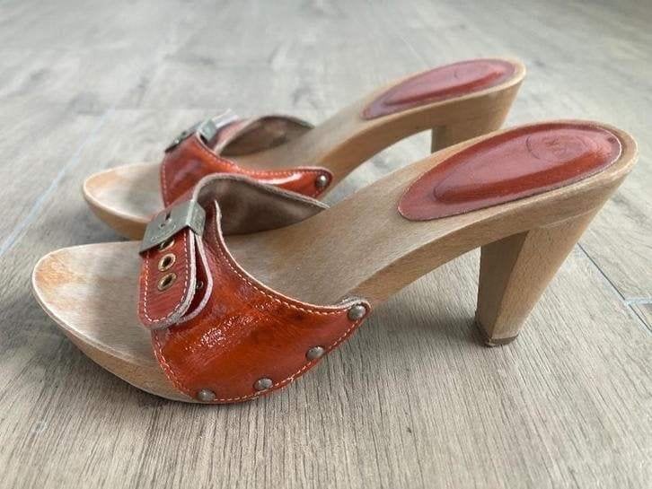 Hoge oranje leren Scholl kleppers mt 36, Kleding | Dames, Schoenen, Scholl, Oranje, Gedragen, Sandalen of Muiltjes
