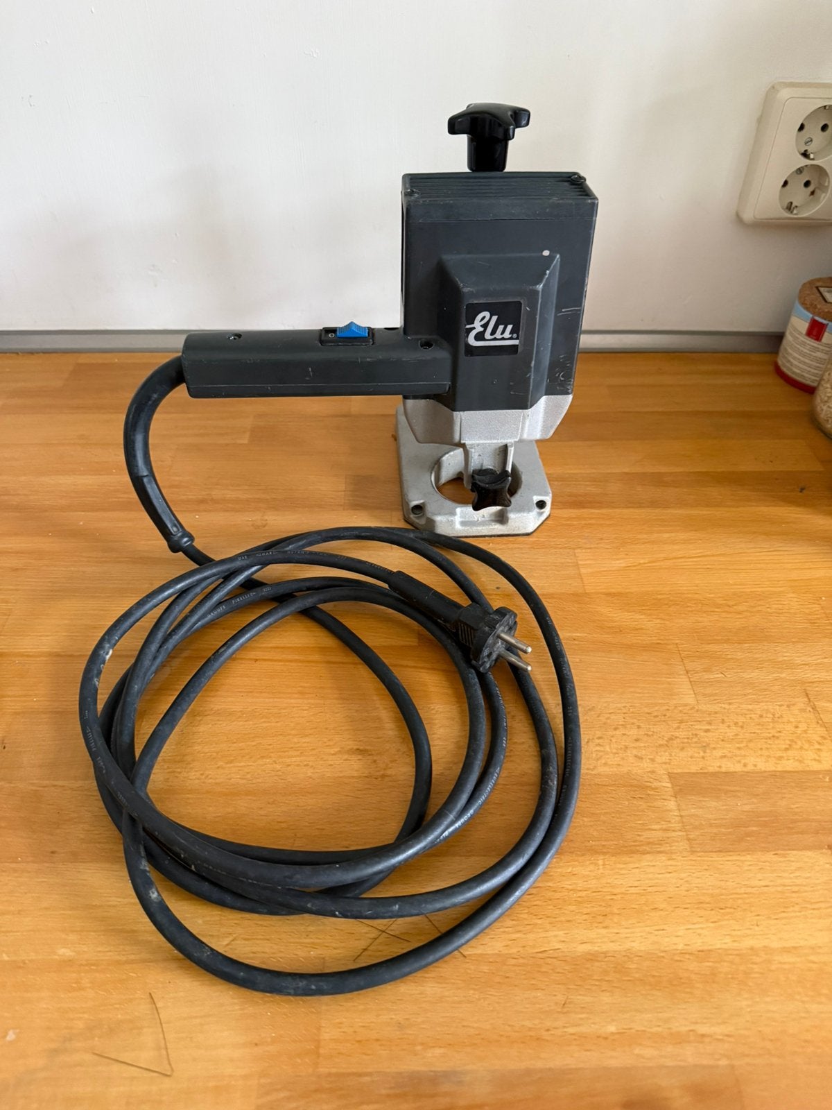 ELU MKF67 Kantenfrees - 600W, 230V, Doe-het-zelf en Verbouw, Gereedschap | Freesmachines, Ophalen, Gebruikt, Elektrisch, Kantenfrees