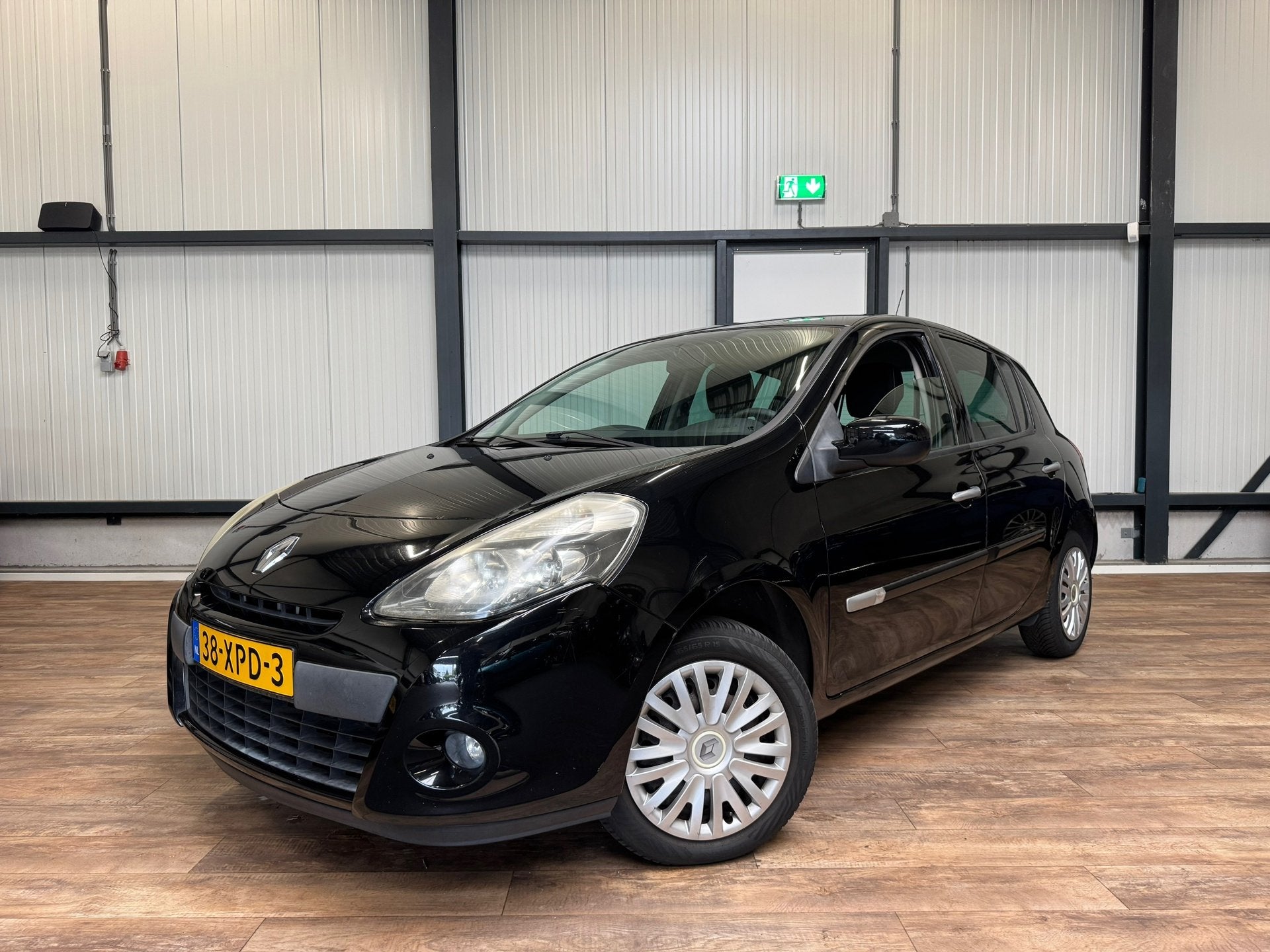Renault Clio 1.2 Authentique 5drs / airco / nette staat, Auto's, Voorwielaandrijving, Euro 5, Gebruikt, Zwart