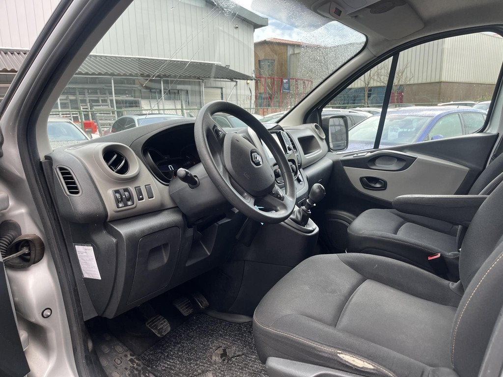 Renault Trafic 1.6 dCi T29 L2H1 Comfort Airco, cruise, trekh, Auto's, Bestelauto's, Voorwielaandrijving, Gebruikt, Euro 6, 4 cilinders