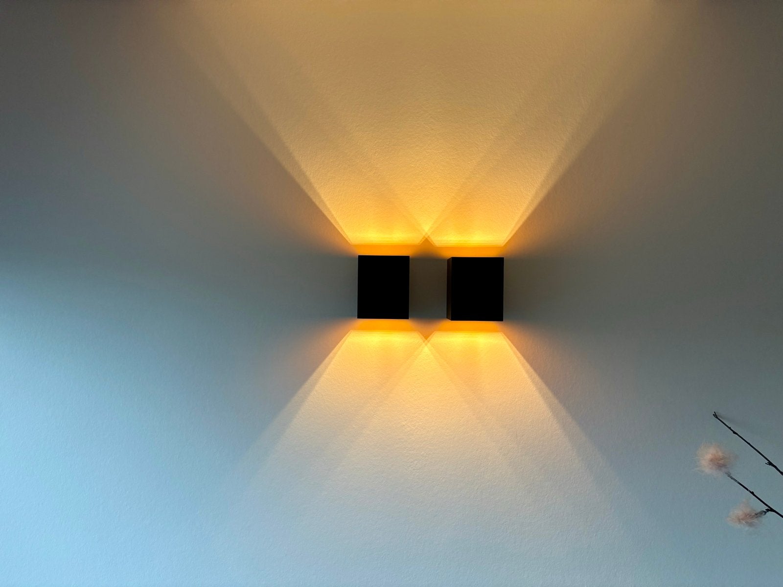 Set van 2 moderne zwarte wandlampen, Huis en Inrichting, Lampen | Wandlampen, Ophalen of Verzenden, Zo goed als nieuw, Metaal