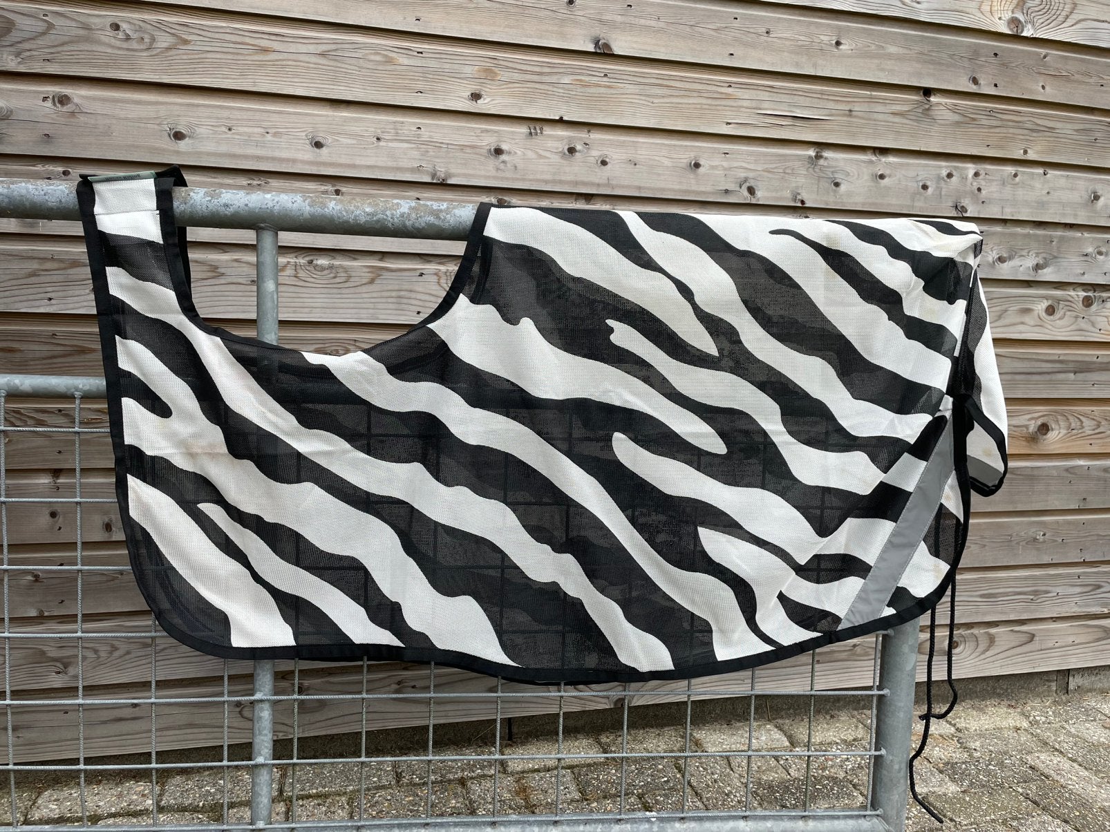 Bucas riding rug zebra M/ 146/ 78”/ 6’6”, Dieren en Toebehoren, Paarden en Pony's | Dekens en Dekjes, Cob (M), Vliegendeken, Overige materialen