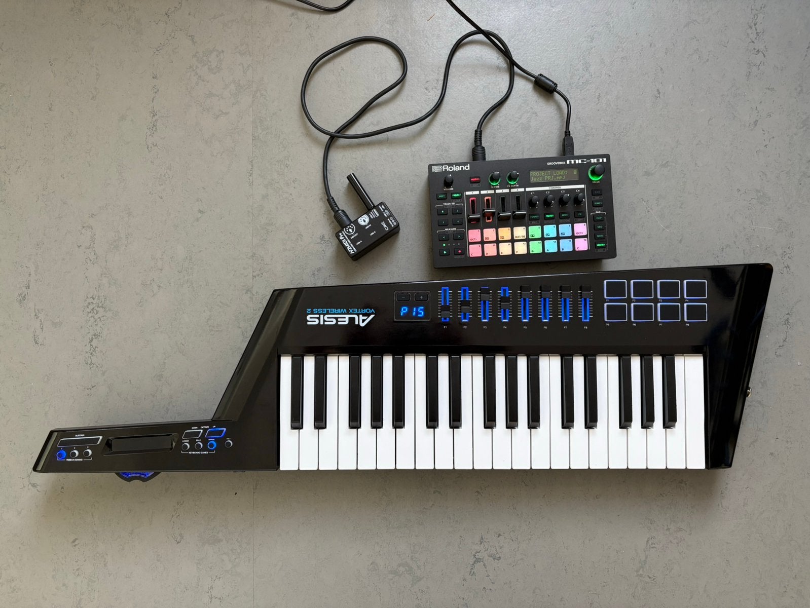 Alesis Vortex Wireless 2 + Roland Groovebox MC-101, Ophalen of Verzenden, Zo goed als nieuw