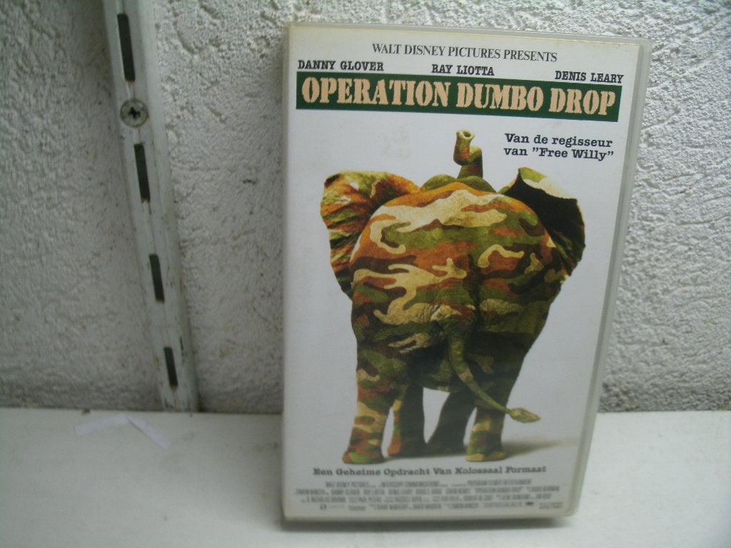 vhs 125a operation dumbo drop, Alle leeftijden, Ophalen of Verzenden, Zo goed als nieuw, Actiekomedie