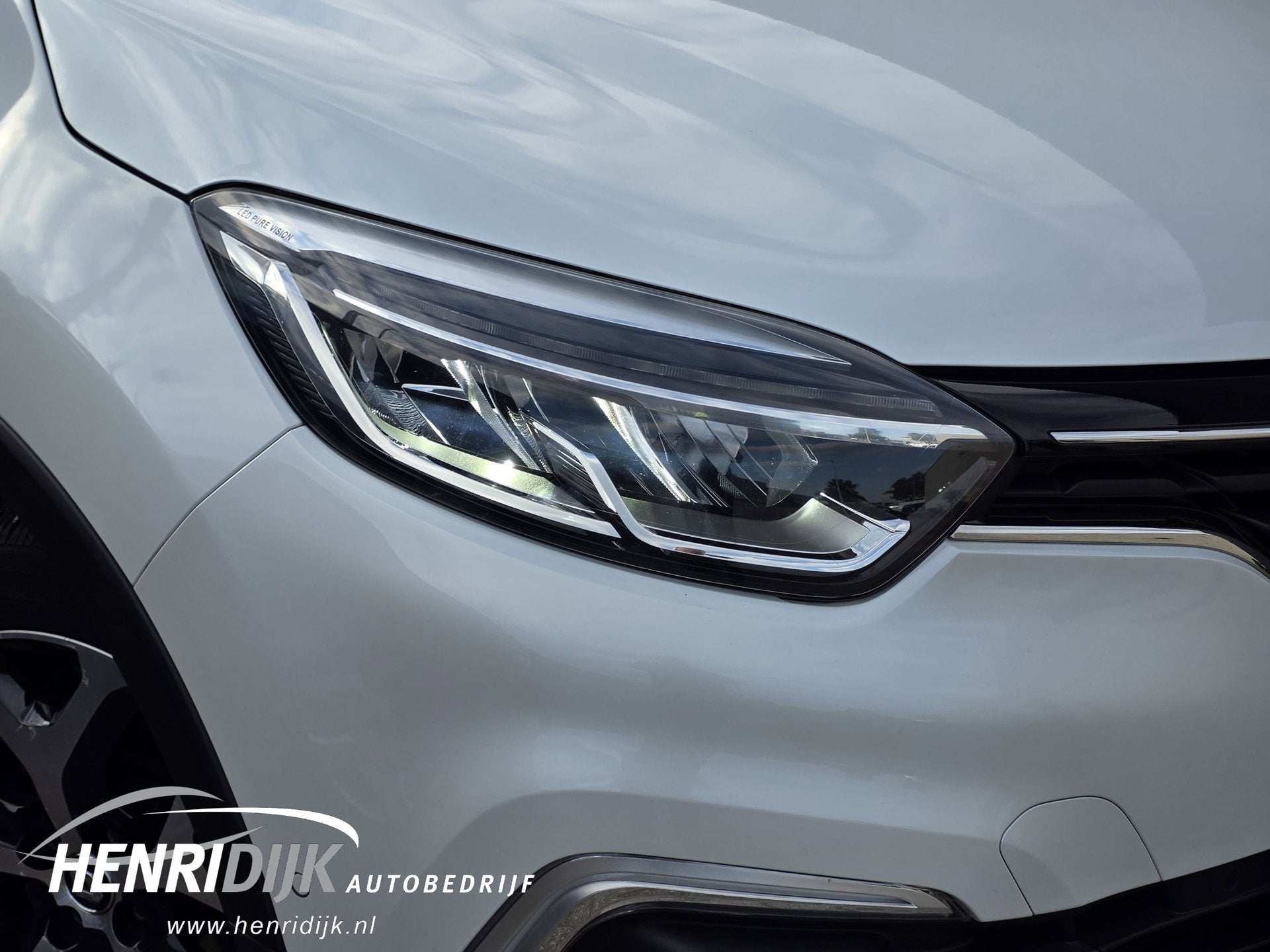 Renault Captur 1.2 TCe Crossborder Pano / ParkAssist / Cruis, Auto's, Dealer onderhouden, Stof, Gebruikt, 118 pk