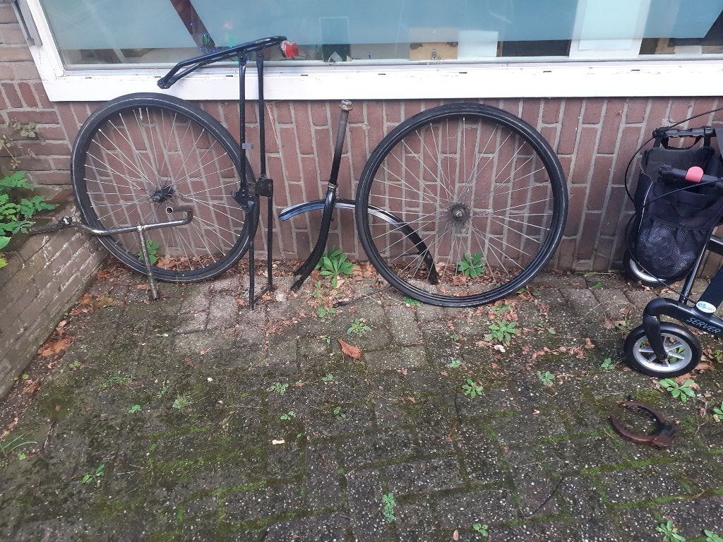 TE KOOP OMA FIETS IN ONDERDELEN 28 INCH, Ophalen, Gebruikt, Terugtraprem, Overige merken