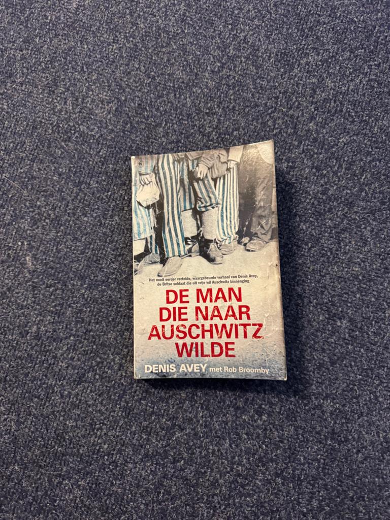 De Man Die Naar Auschwitz Wilde - Denis Avey, Boeken, Ophalen of Verzenden, Tweede Wereldoorlog, Gelezen, Overige onderwerpen
