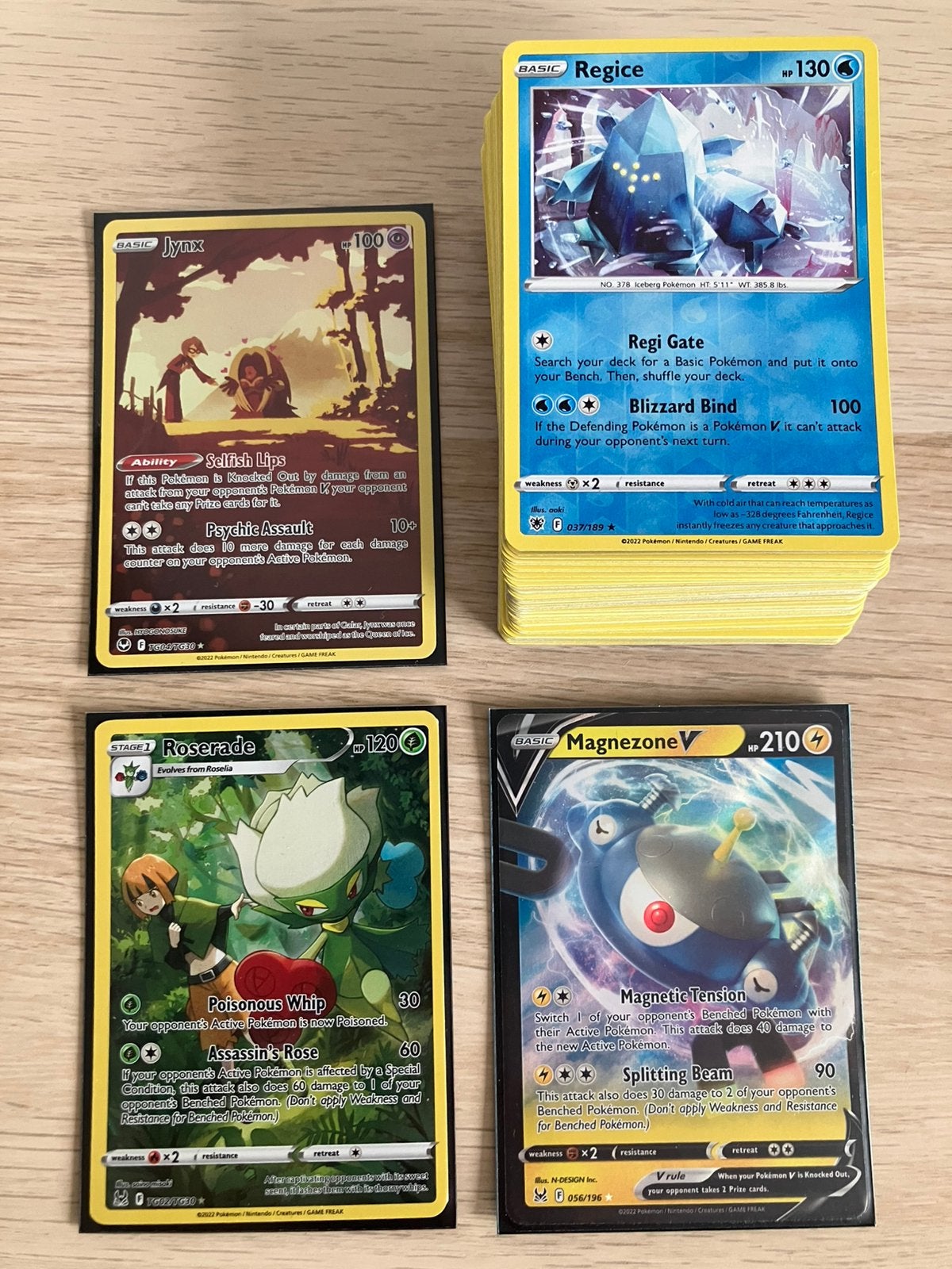 KADO TIP Set van 100 verschillende originele Pokemon kaarten, Ophalen of Verzenden, Zo goed als nieuw, Meerdere kaarten, Foil