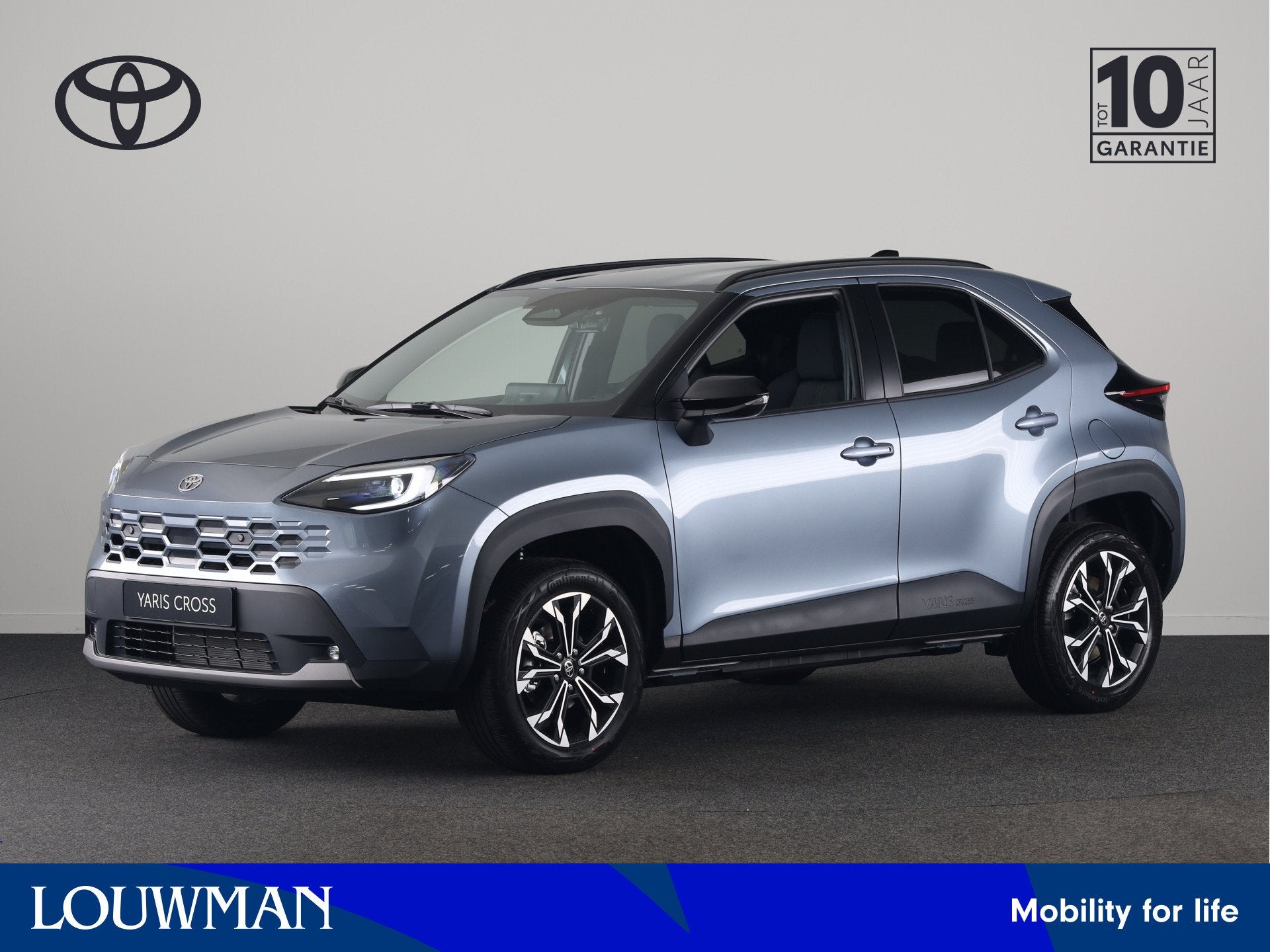 Toyota Yaris Cross 1.5 Hybrid 130 First Edition *NIEUW* | Di, 12 maanden, Zwart, Leder en Stof, 23 km/l