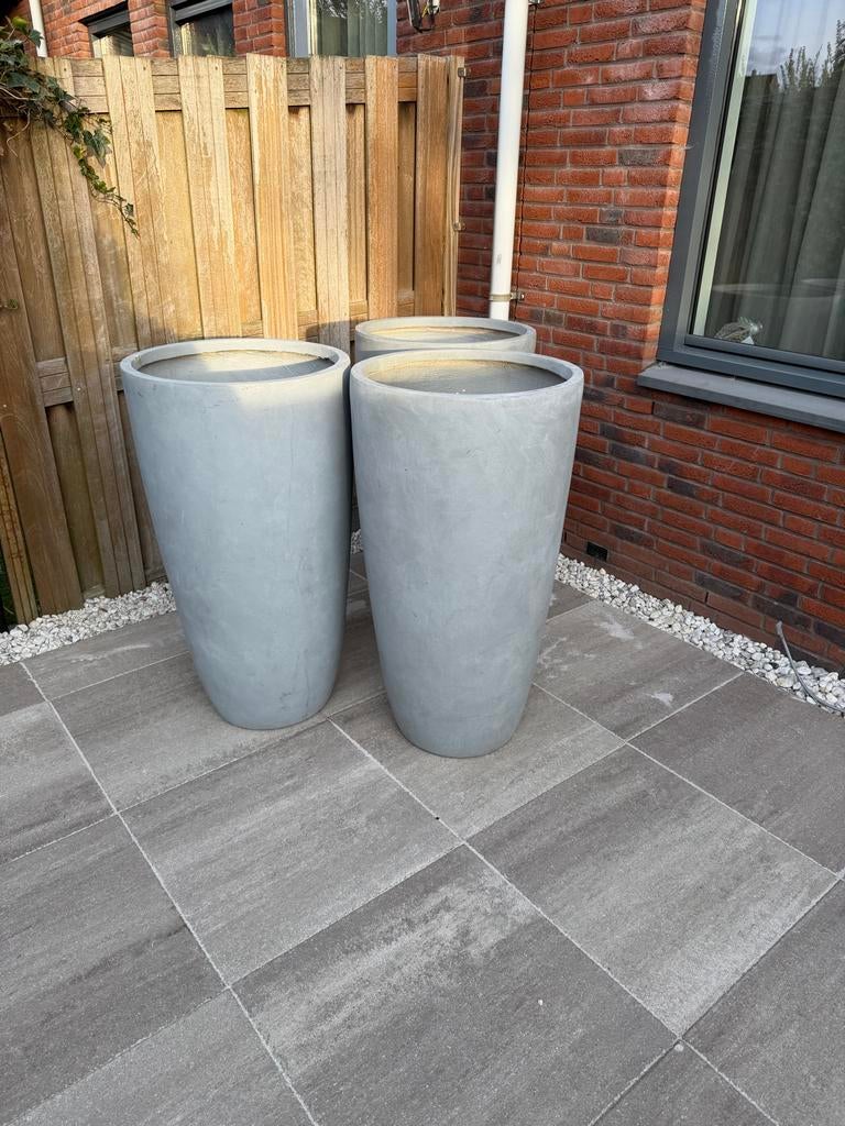 Intratuin vaas grijze plantenbak hoog - nog 2 over!, Ophalen, Overige materialen, Minder dan 60 cm, Zo goed als nieuw