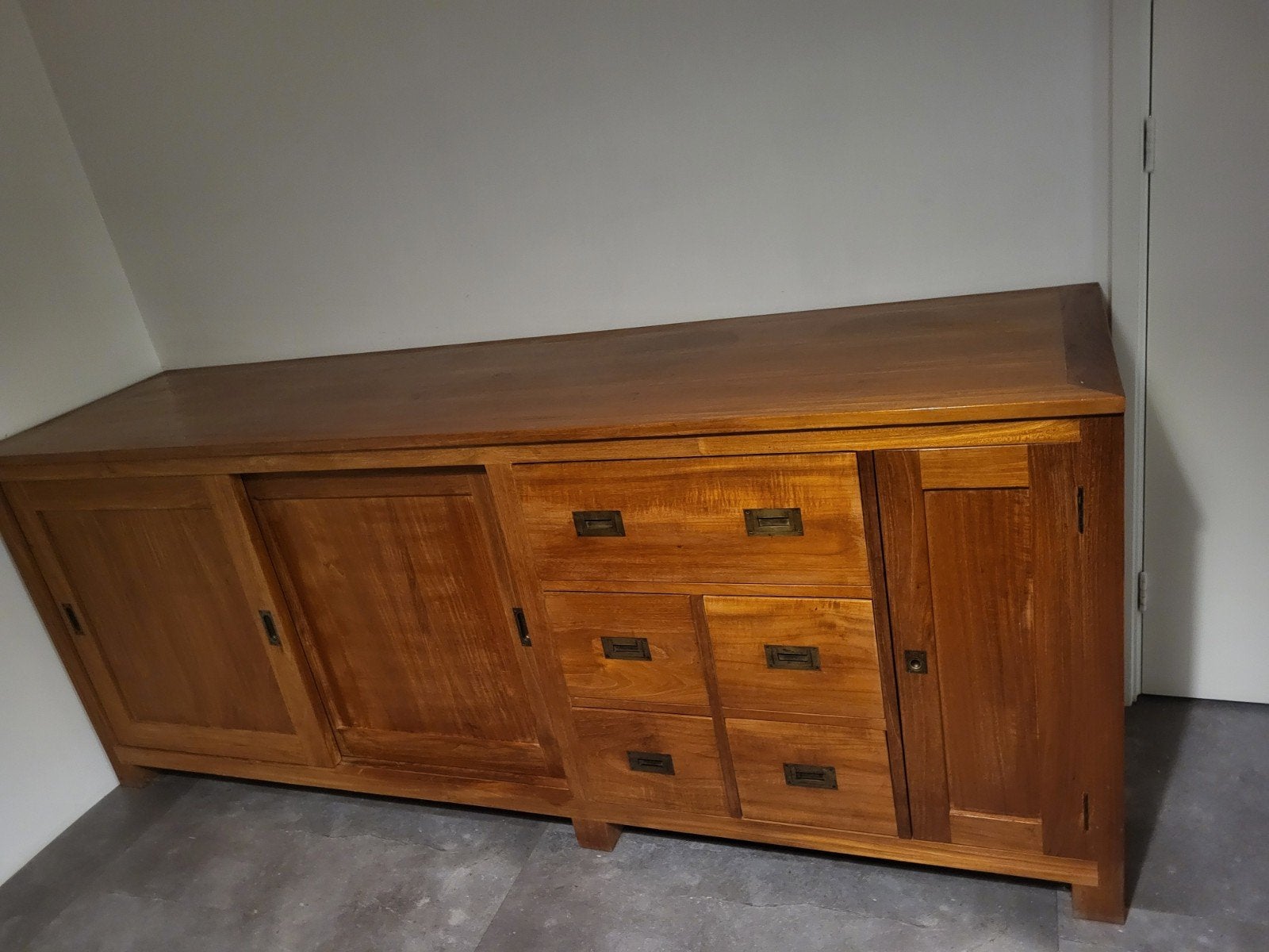Dressoir 85x212x56 met 2 bijpassende salontafels 60x60 cm, Ophalen, Gebruikt, 200 cm of meer, Modern