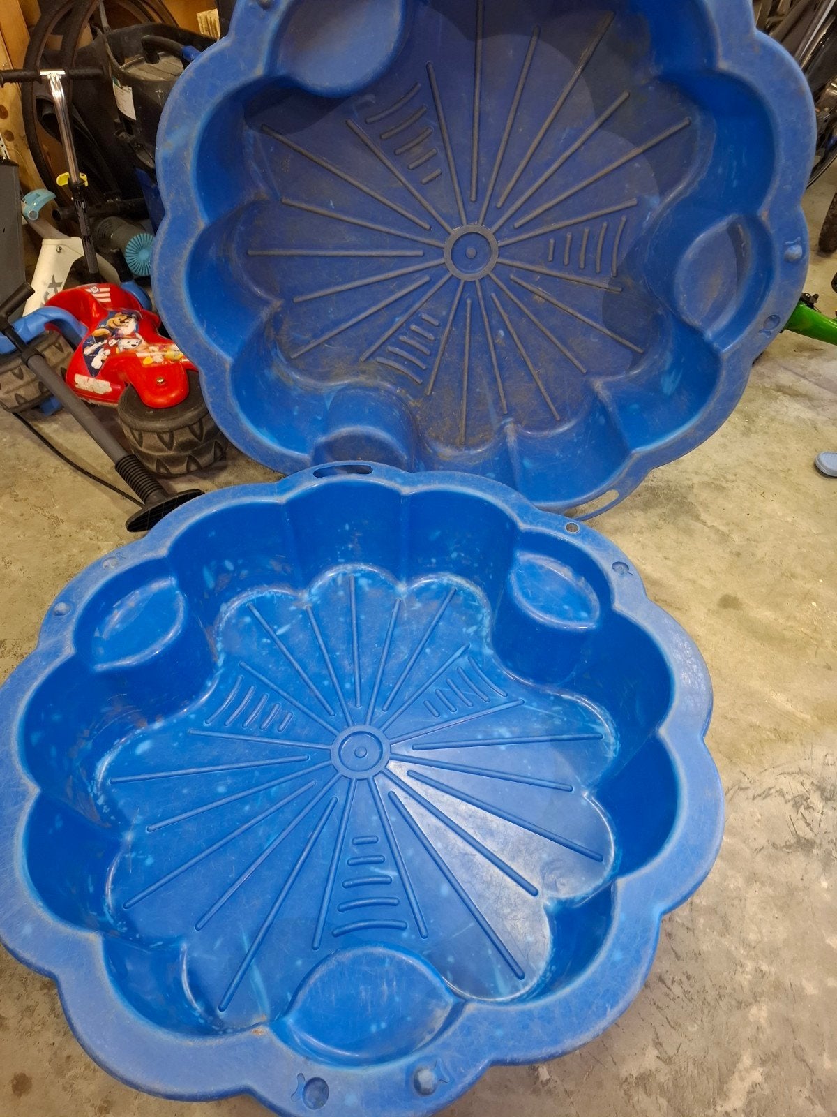 Gratis afhalen! Blauwe schelp zandbak/zwembadje voor kindere, Ophalen, Gebruikt