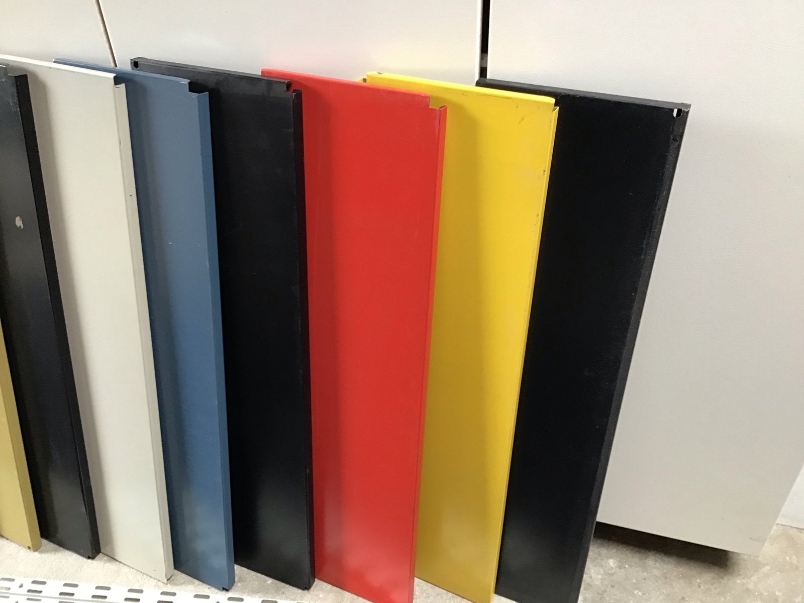 Complete set retro metalen planken jaren 60-70, Ophalen, Gebruikt