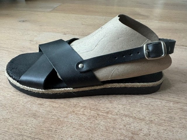 Nieuw zwart lederen sandalen maat 41, Zwart, Nieuw, Mater terra, Sandalen of Muiltjes