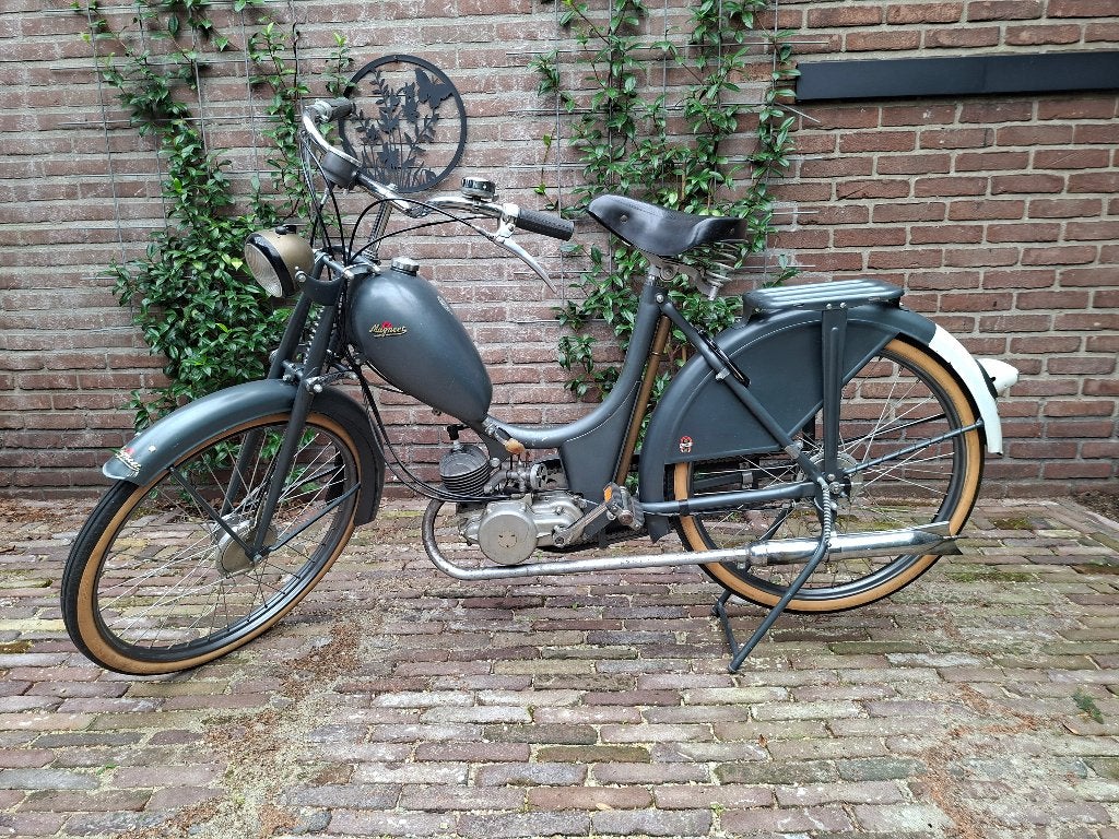 Unieke Magneet bromfiets, A50 (type 2)- 1952/’53, Ophalen, Maximaal 25 km/u, 2 versnellingen, Overige merken