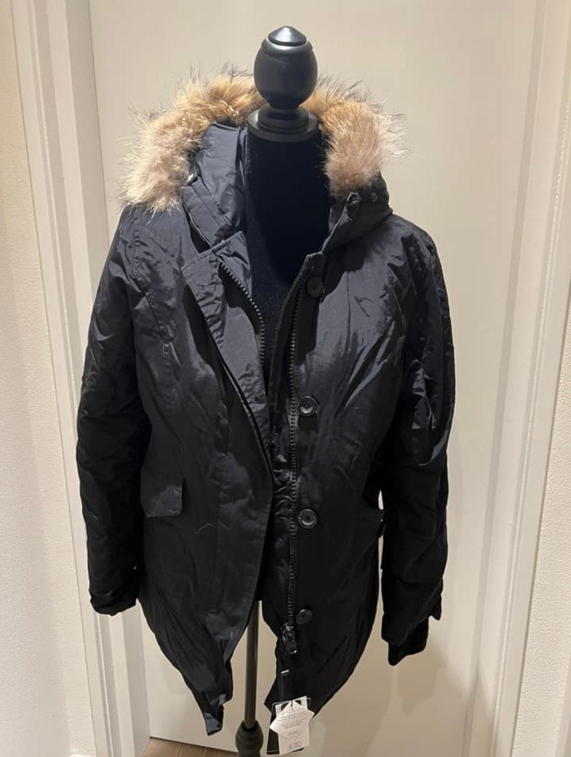 Zwarte winterjas met bontkraag maat L, Ophalen of Verzenden, Gedragen, Maat 42/44 (L), Zwart