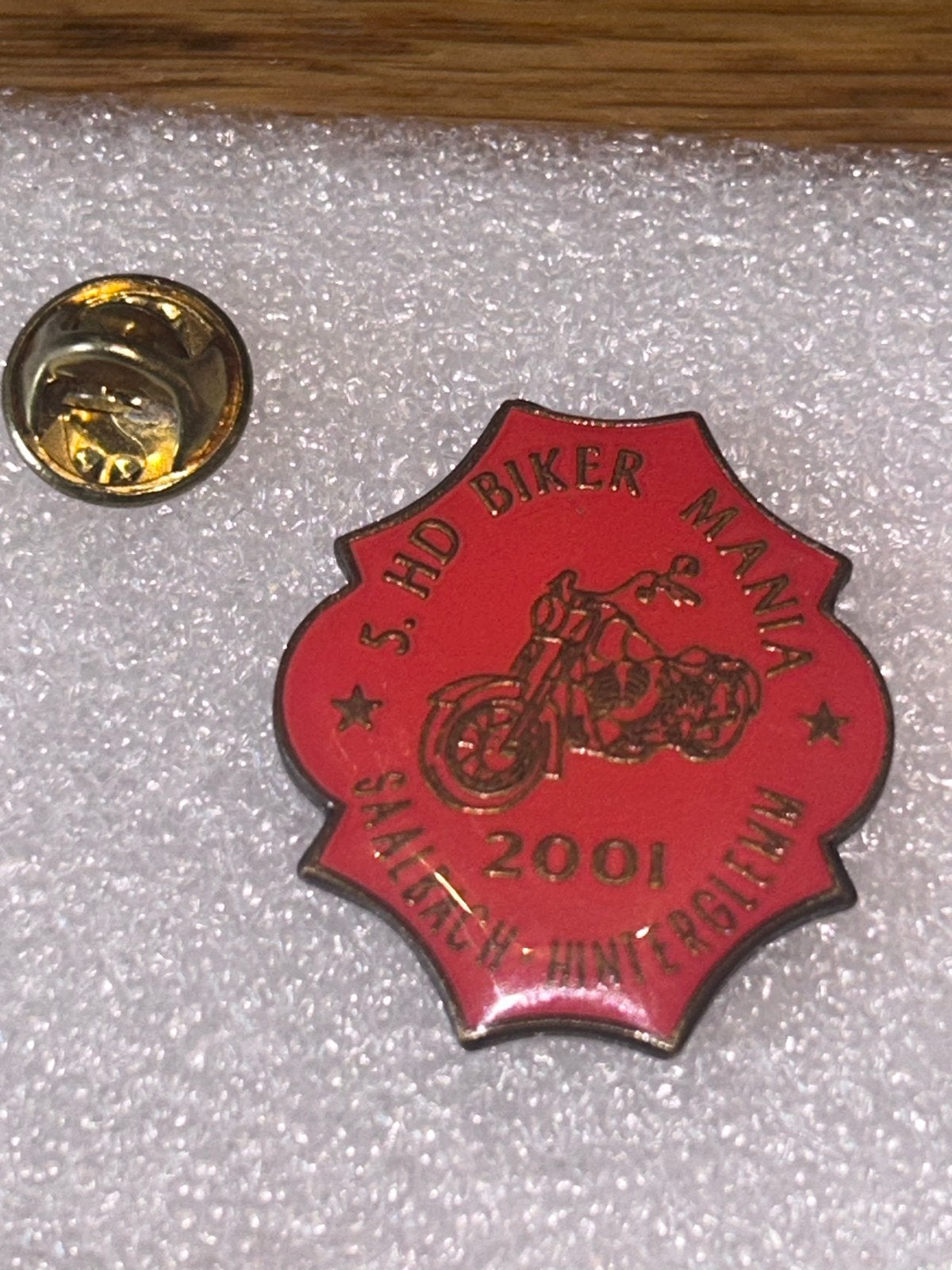 HD Biker Mania 2001 Saalbacher Hinterglemm Pin, Ophalen of Verzenden, Gebruikt, Overige onderwerpen, Speldje of Pin