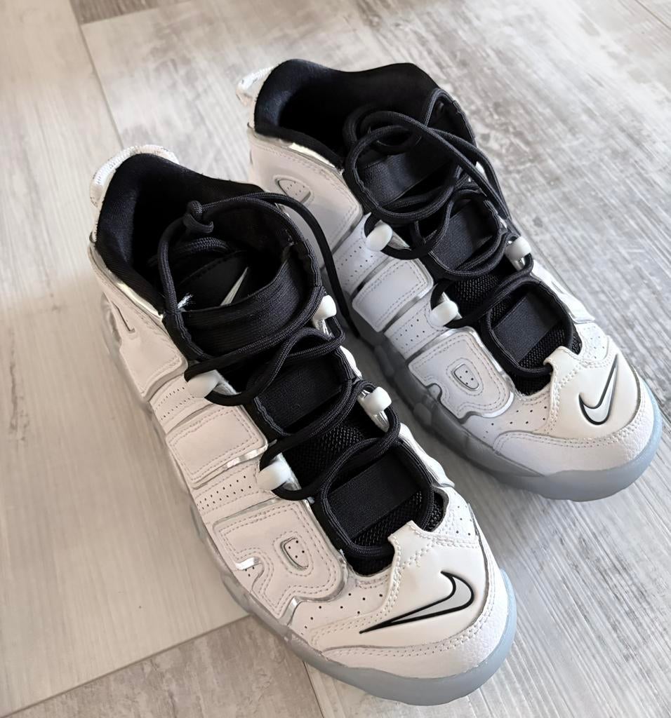 Nike air more uptempo, Ophalen of Verzenden, Zo goed als nieuw, Jongen of Meisje, Sportschoenen