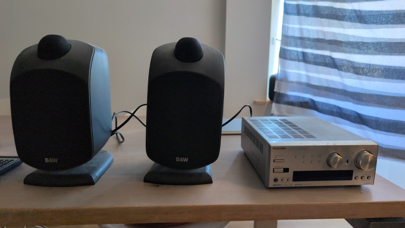 B&W Speakers met Onkyo Receiver - Hoogwaardig Geluid, Stereo speakers, Gebruikt, Ophalen of Verzenden, Afstandsbediening