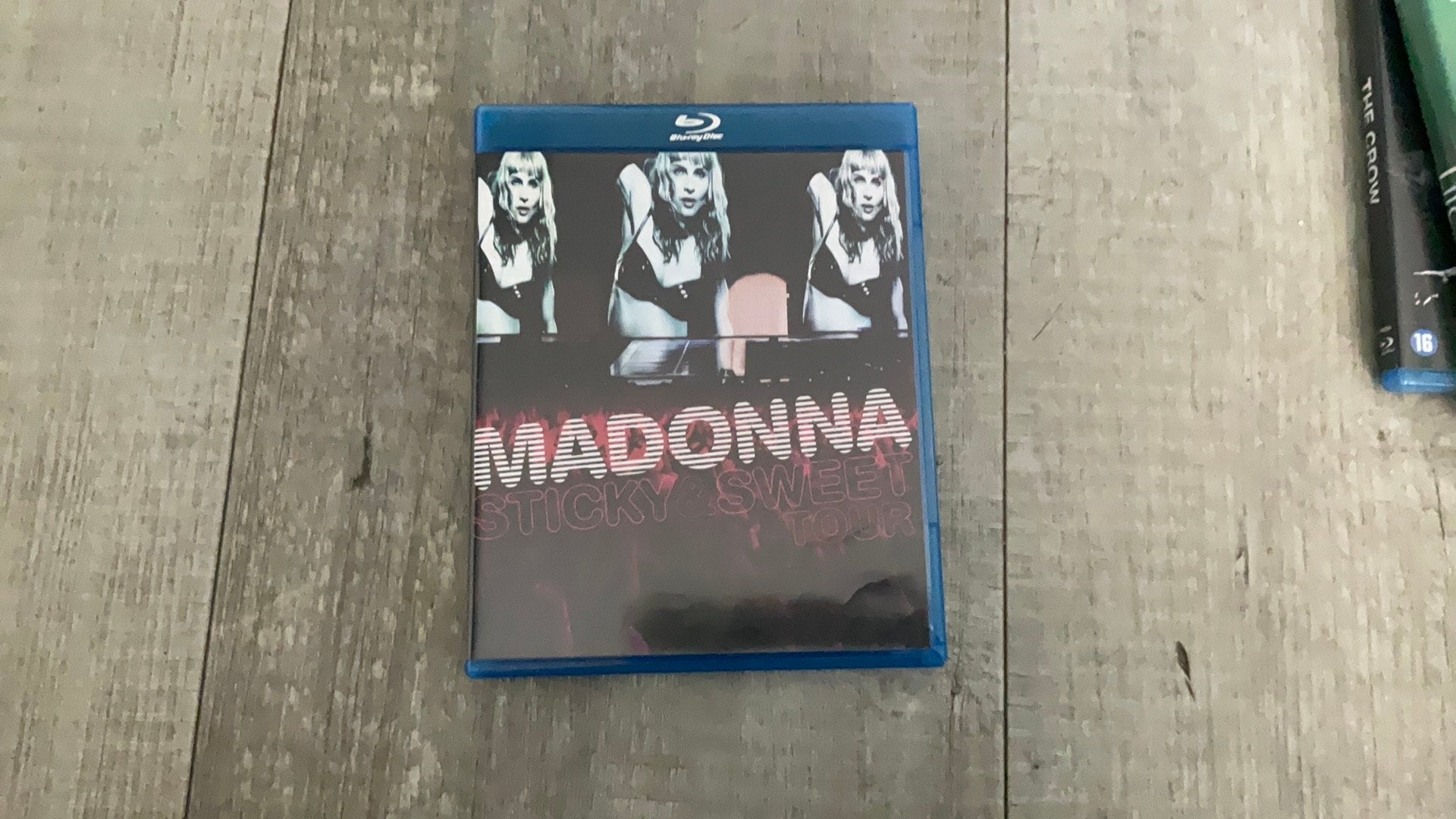 Madonna Sticky&Sweet tour Blu ray en cd, Ophalen of Verzenden, Zo goed als nieuw, Muziek en Concerten
