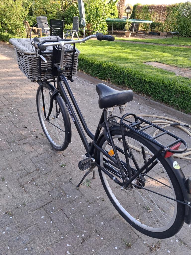 Mooie zwarte Vogue damesfiets met mand, Ophalen