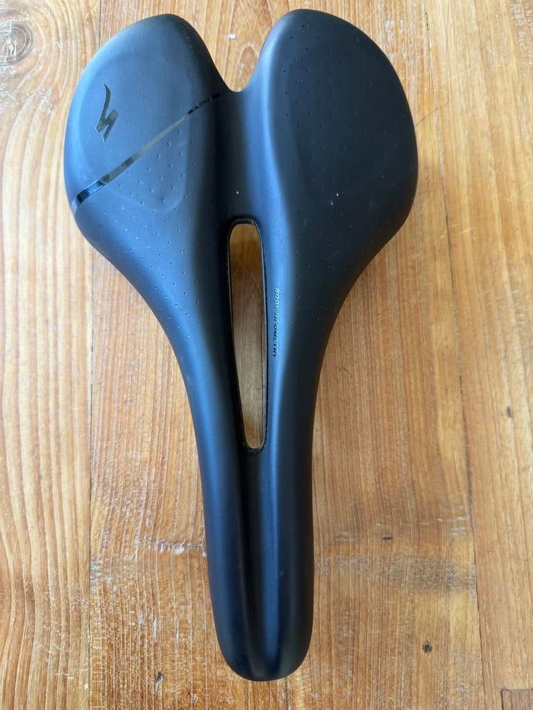 Zadel Specialized 155 mm met zadeltas, Ophalen of Verzenden, Zo goed als nieuw, Zadel