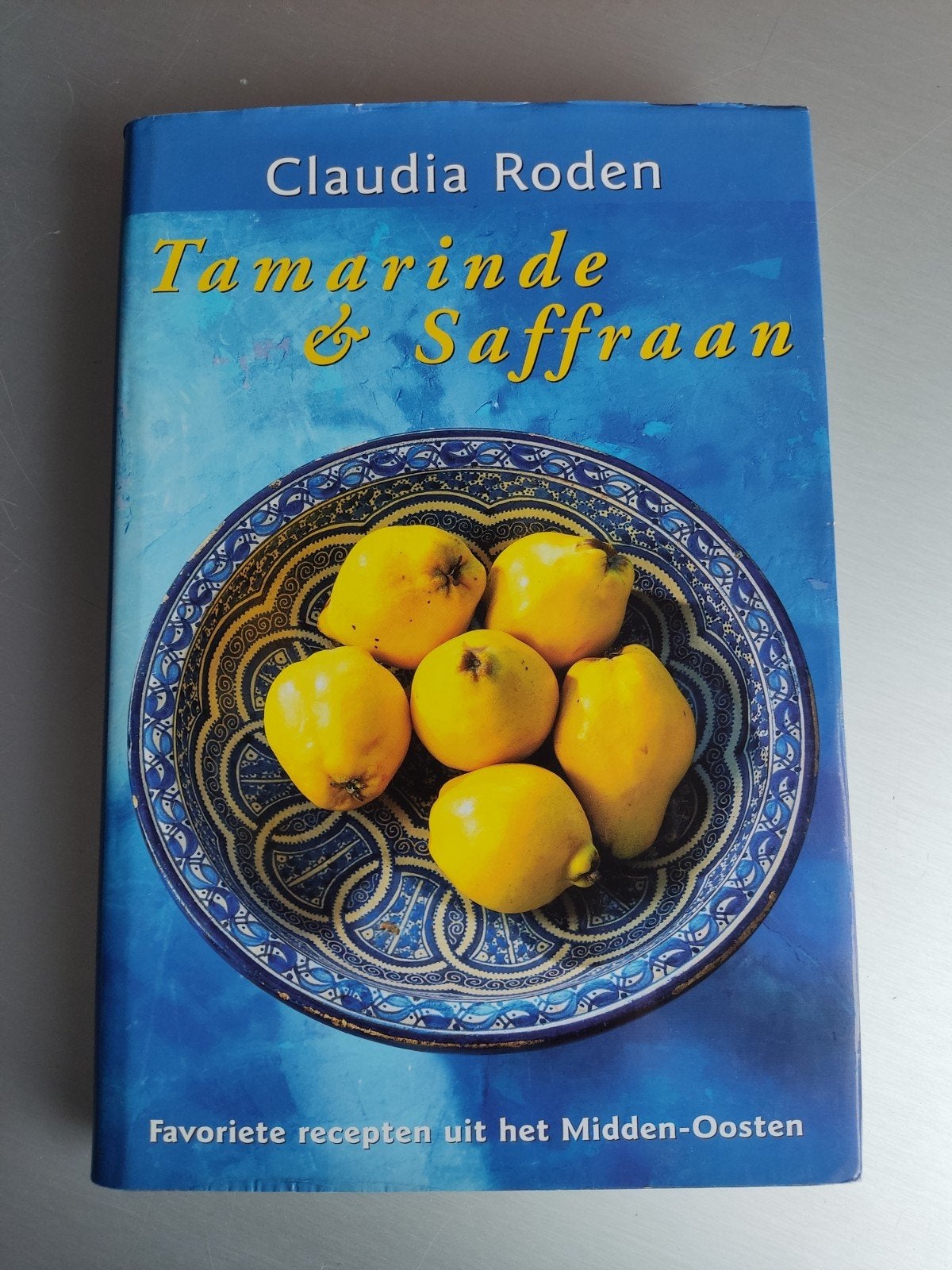 Claudia Roden - Tamarinde & saffraan, Midden-Oosten en Marokko, Ophalen of Verzenden, Zo goed als nieuw, Claudia Roden