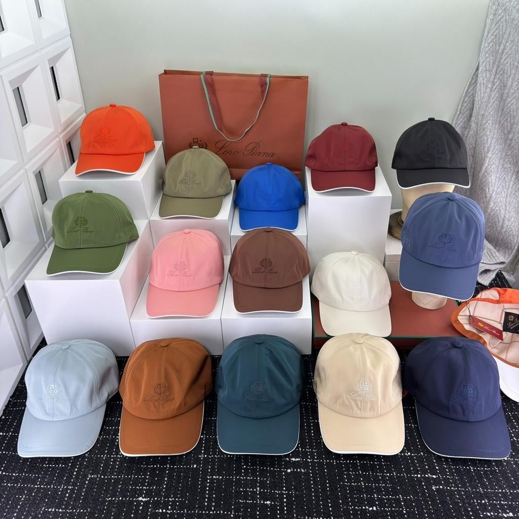 Stijlvolle Loro Piana Petten in Diverse Kleuren, Kleding | Dames, Hoeden en Petten, Ophalen, Nieuw, One size fits all, Pet