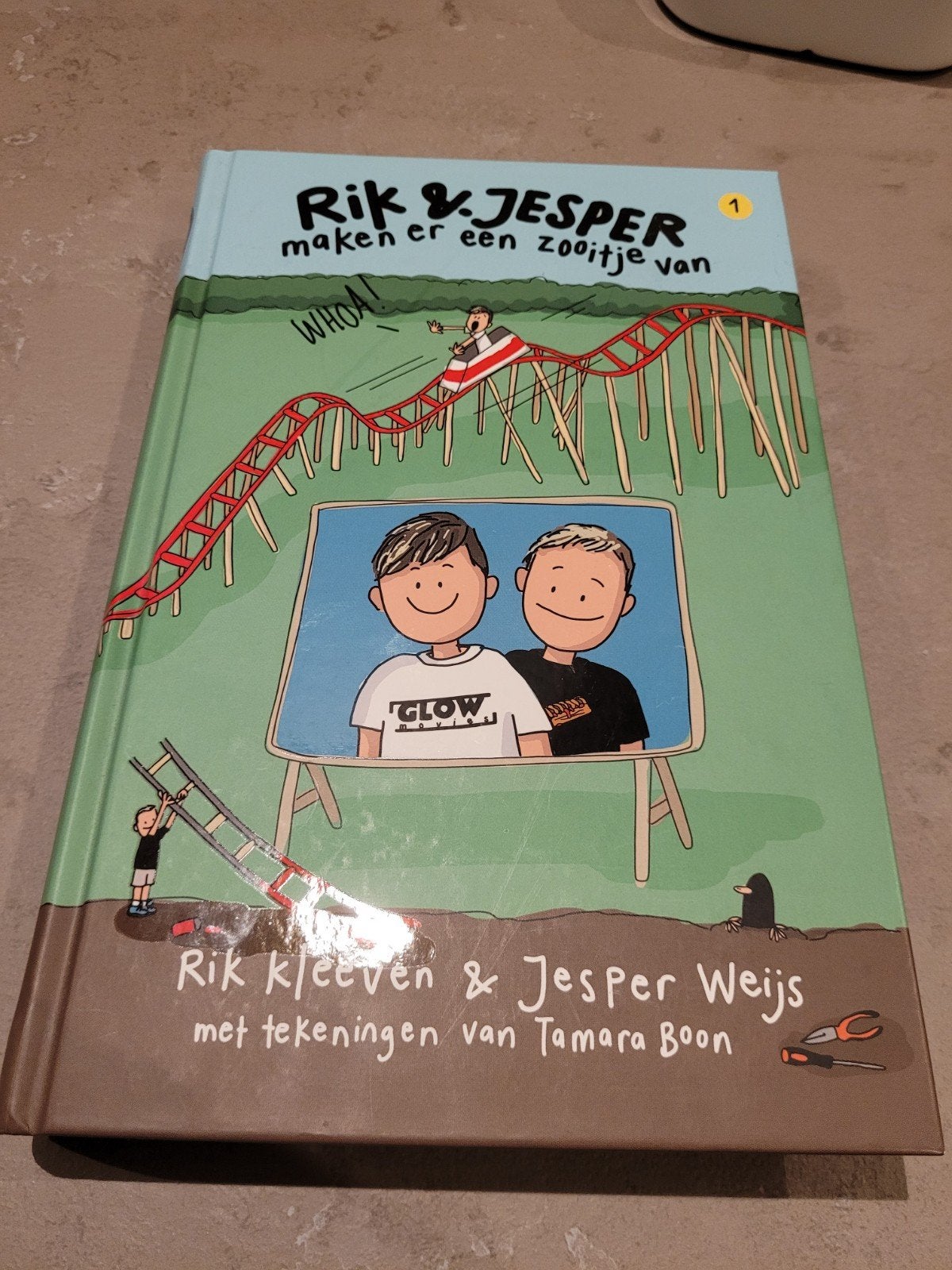 Rik & Jesper maken er een zooitje van - Deel 1, Ophalen of Verzenden, Zo goed als nieuw, Rik Kleefen & Jesper Weijs, Fictie algemeen